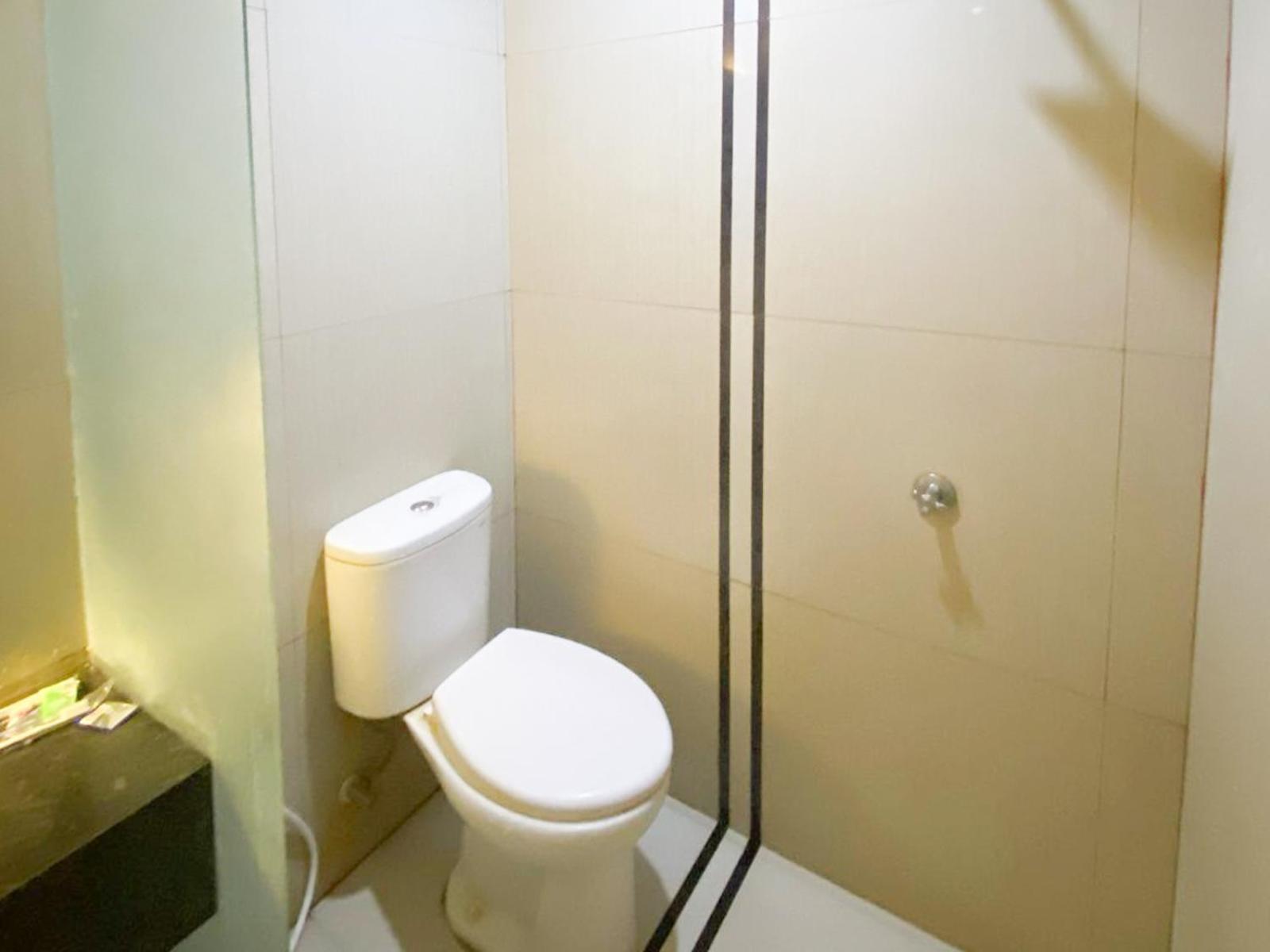 Reddoorz Near Pantai Idola Banyutowo Hotel D'Llala Pati Bagian luar foto