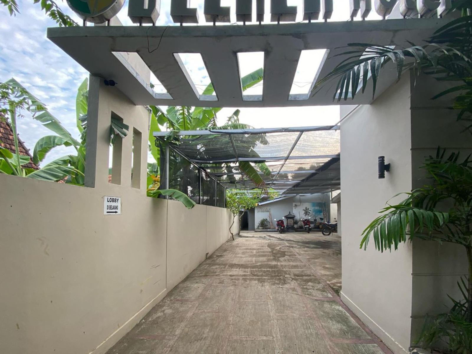 Reddoorz Near Pantai Idola Banyutowo Hotel D'Llala Pati Bagian luar foto